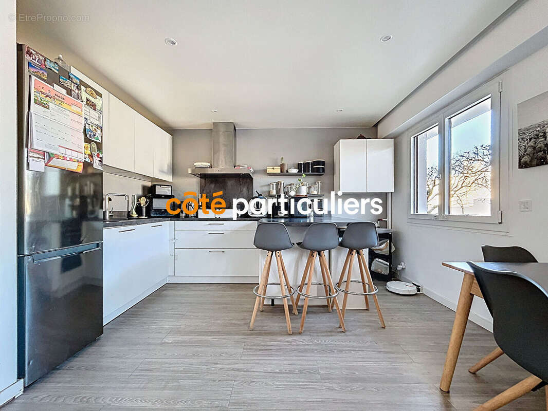 Appartement à SAINT-MAUR-DES-FOSSES