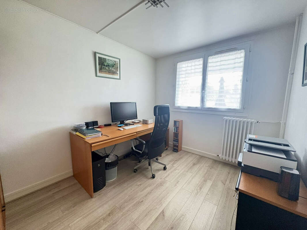 Appartement à BURES-SUR-YVETTE