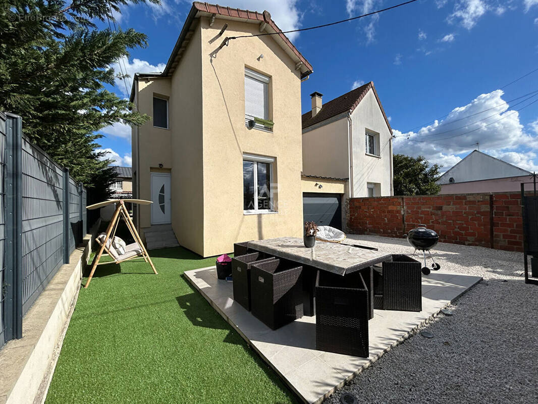 Maison à CARRIERES-SOUS-POISSY