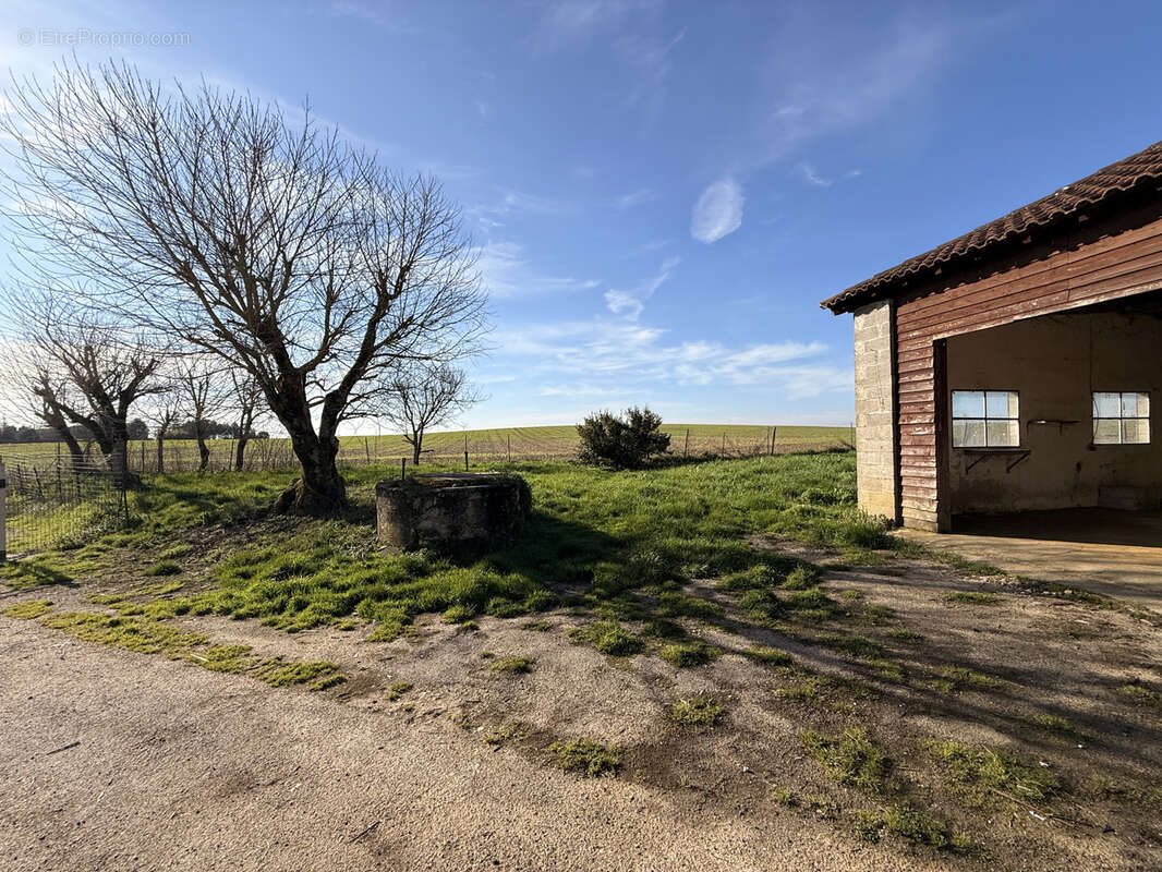 Maison à LAROQUE-TIMBAUT