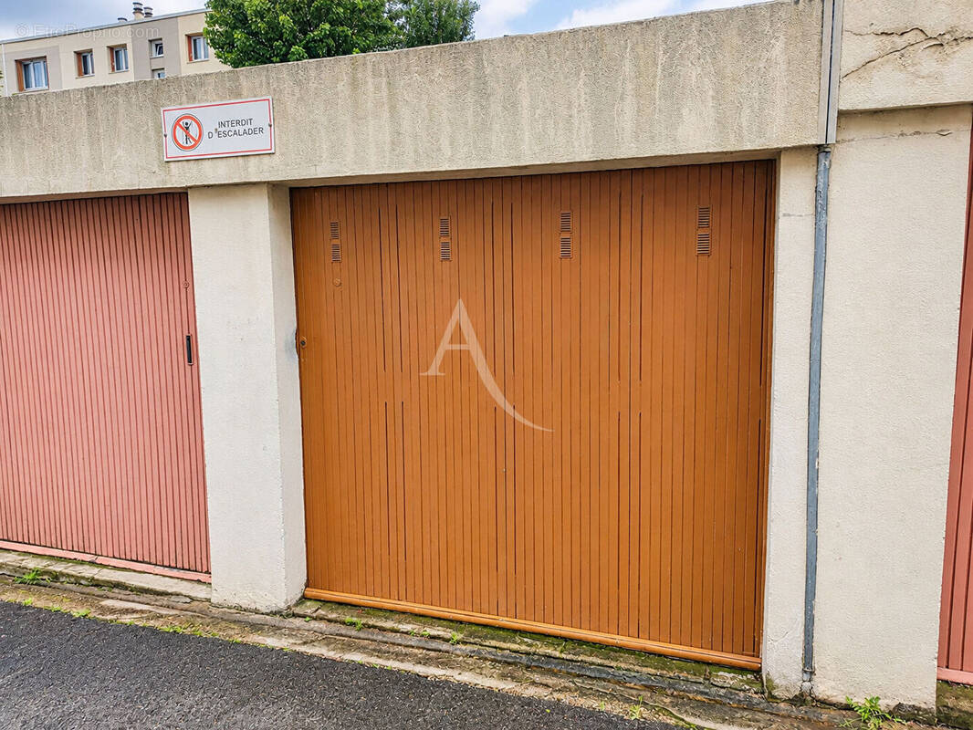Parking à CHAMPIGNY-SUR-MARNE
