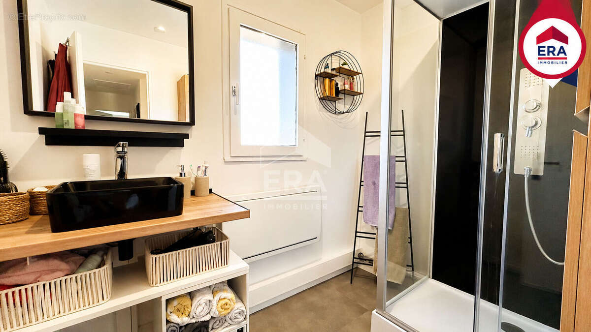 Maison rénovée à vendre à Longuenesse - 3 chambres, jardin et terrasse - photo 6