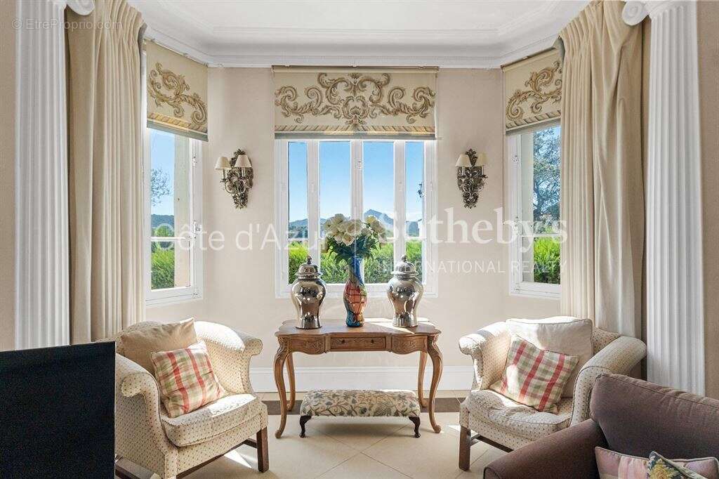 Maison à MANDELIEU-LA-NAPOULE