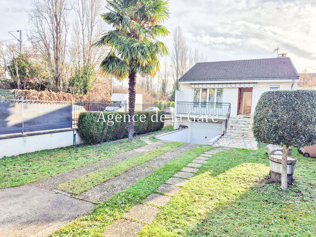 Maison à CARRIERES-SUR-SEINE