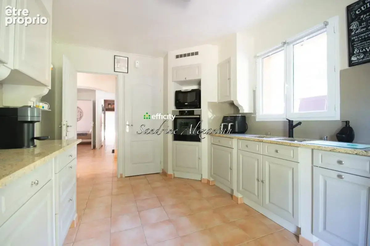 Maison 7 pièces 180 m² à vendre à Le Cannet-Des-Maures (83340) - photo 13