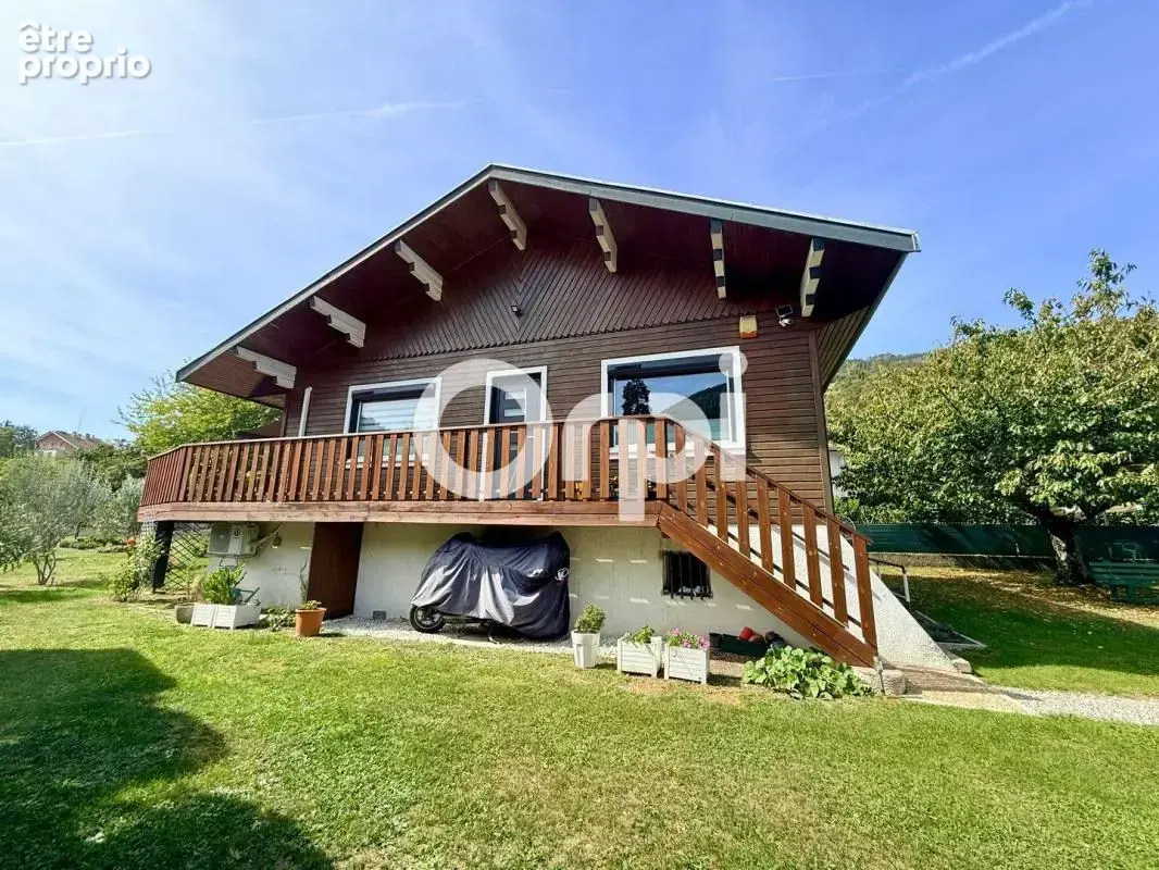 Ensemble immobilier avec habitation principale, dépendance et revenu locatif – Terrain de 1 004 m²

ALLEVARD-LES-BAINS – 38580 - photo 3