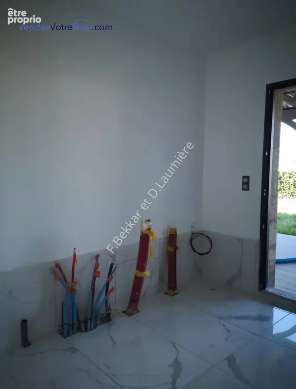 Beau potentiel pour cette maison inachevée - photo 3