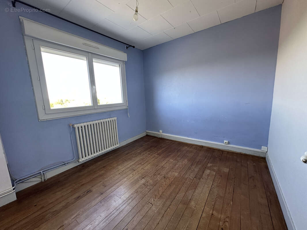 Maison à LA ROCHE-CHALAIS