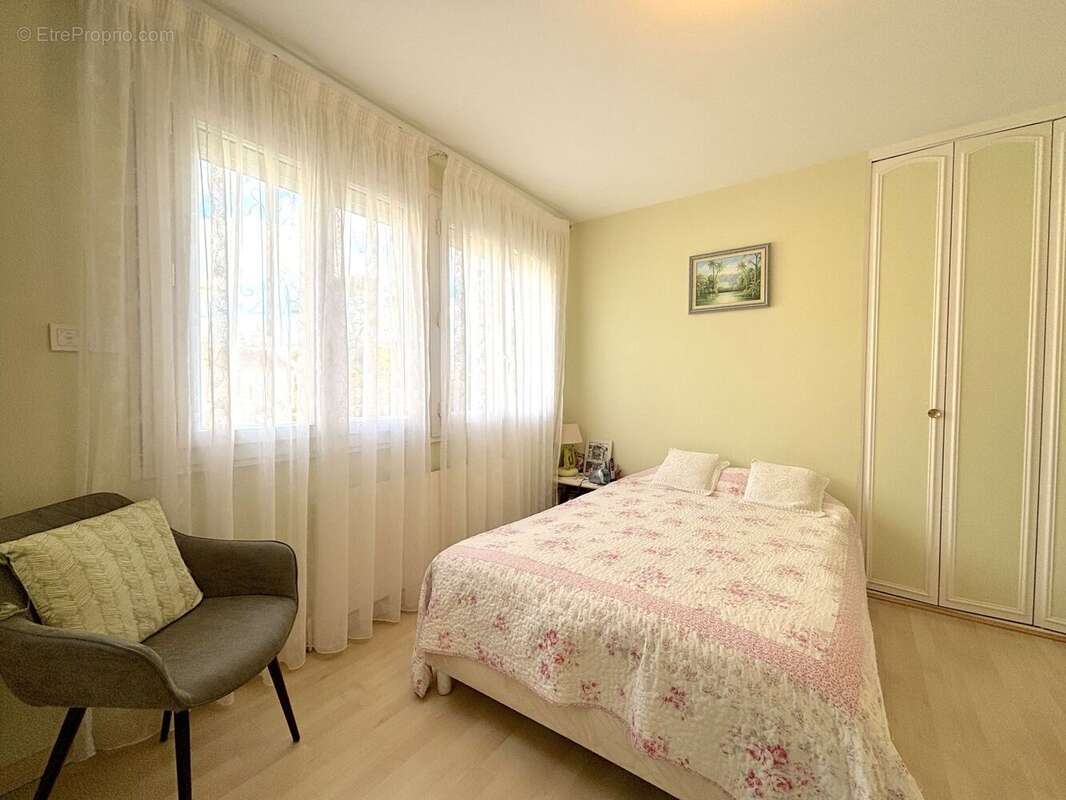 Maison à CORBEIL-ESSONNES