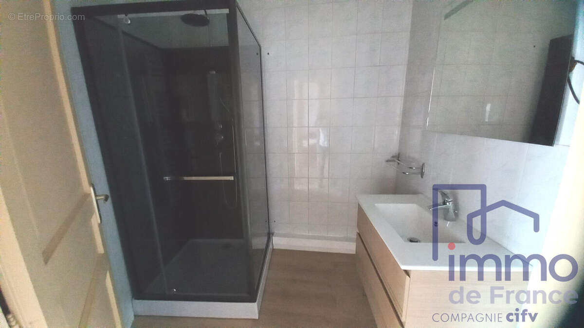 Appartement 56 m² à Saint-Etienne  - photo 5
