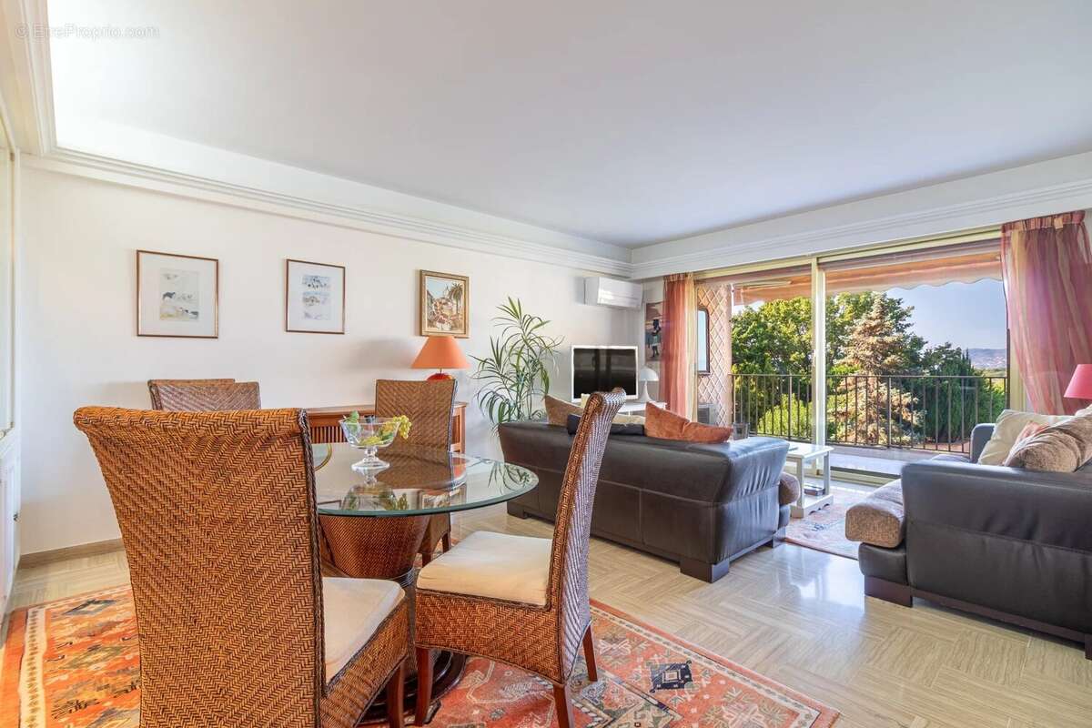 Appartement à LE CANNET