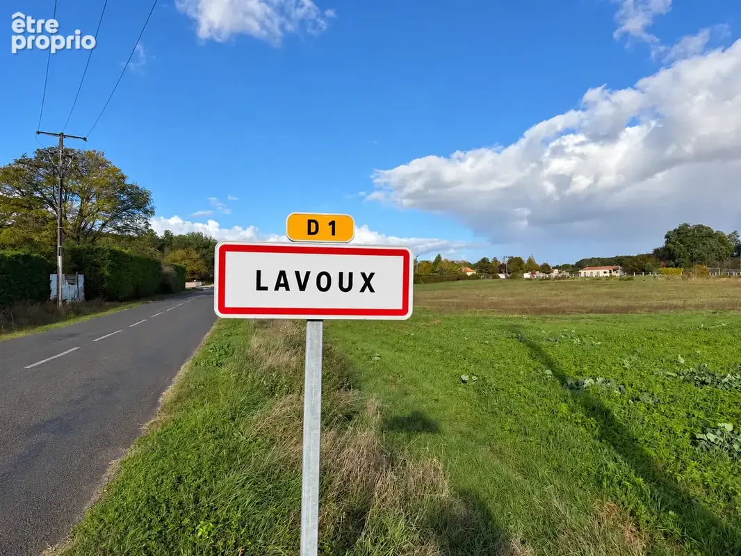 Beau terrain à bâtir de 2 330 m2 dans un cadre boisé - photo 4