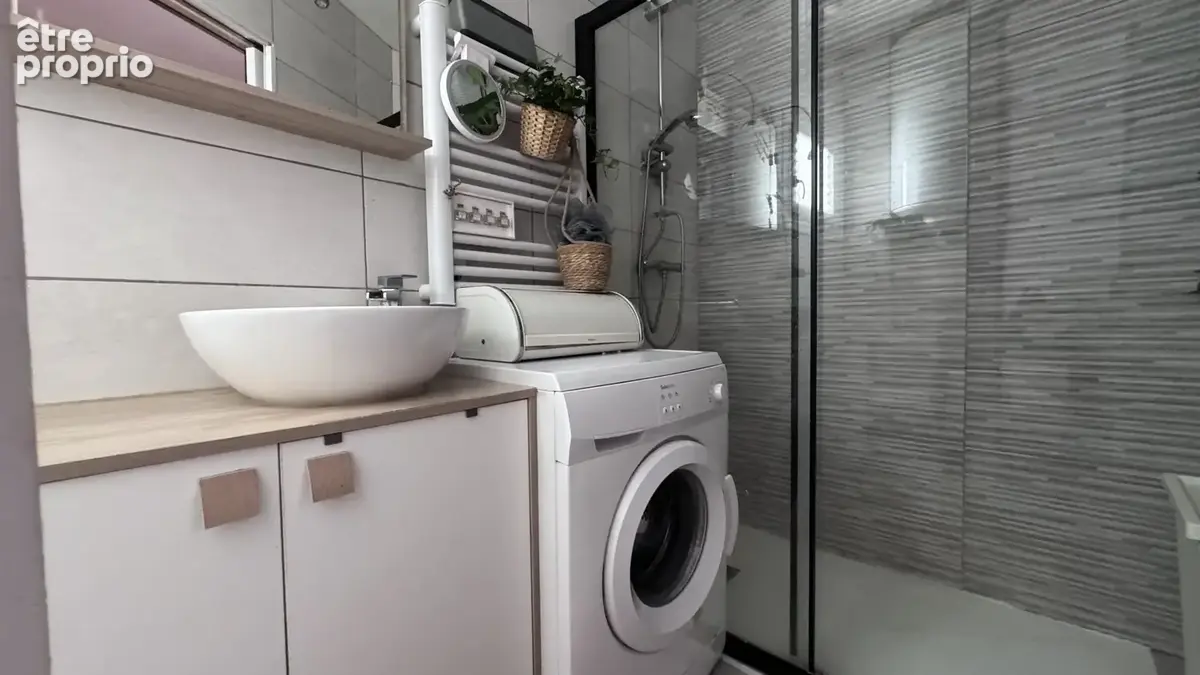 VIAS- Charmante maison de ville avec garage  Idéal investissement ou premier achat ! - photo 8