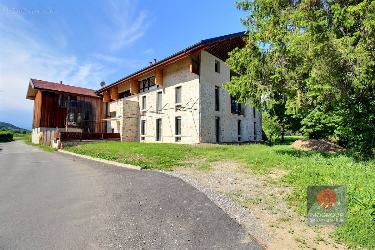 Appartement à REIGNIER