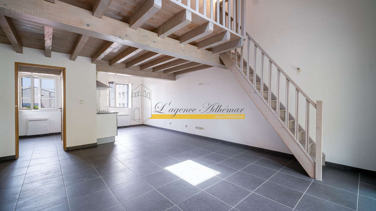 Montélimar, quartier Saint James, à vendre duplex avec terrasse. - photo 3