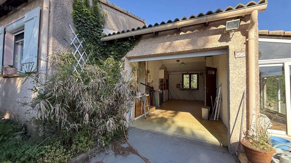 Maison à FIGANIERES