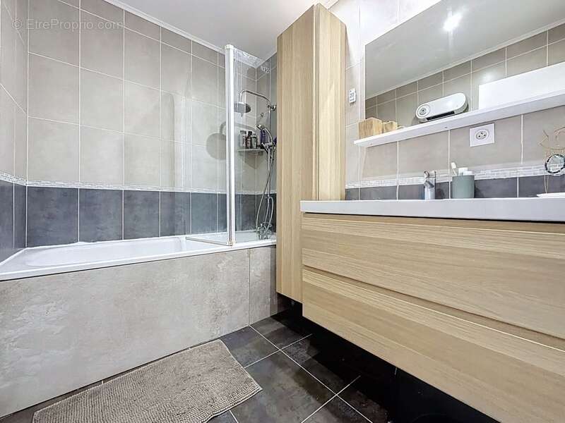 Appartement à RILLIEUX-LA-PAPE