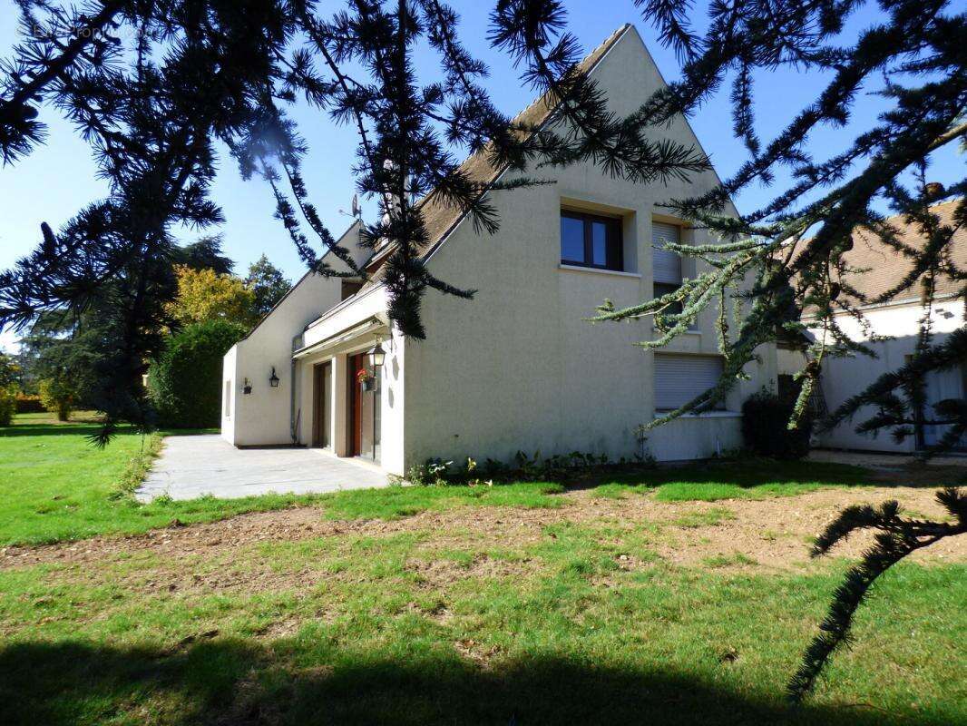 Maison à CHATEAUNEUF-EN-THYMERAIS