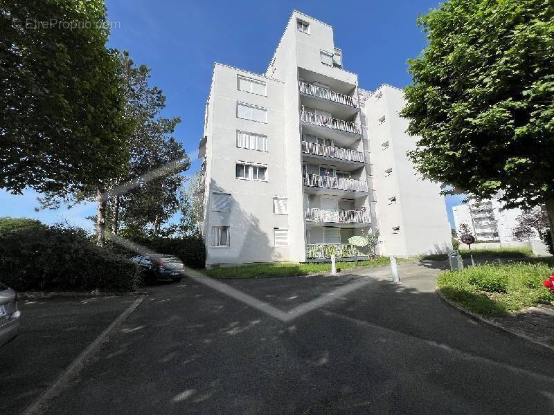 Appartement à QUINCY-SOUS-SENART