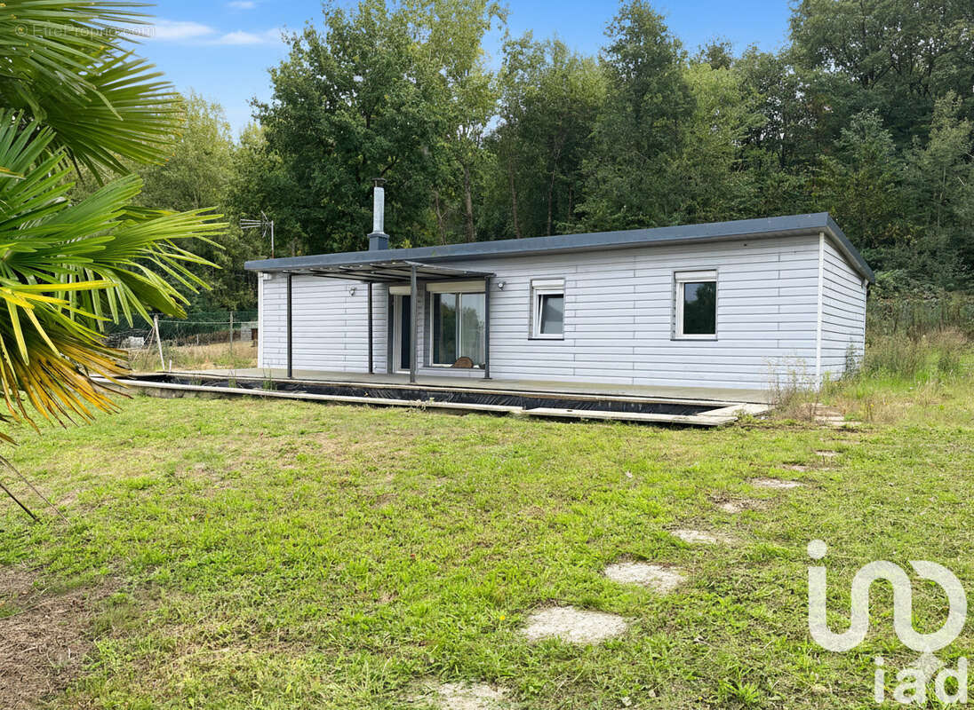 Photo 1 - Maison à LA CHAPELLE-SAINT-LAUD