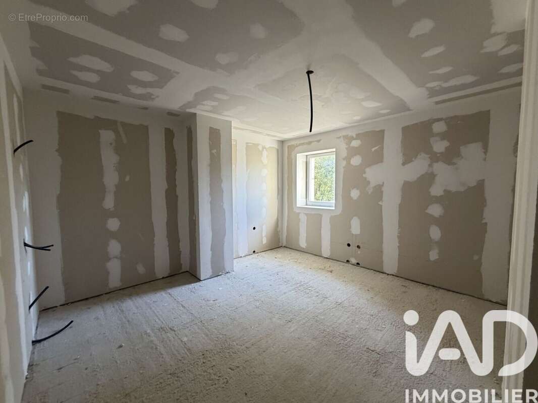 Maison 82 m² à Bouchet  - photo 5