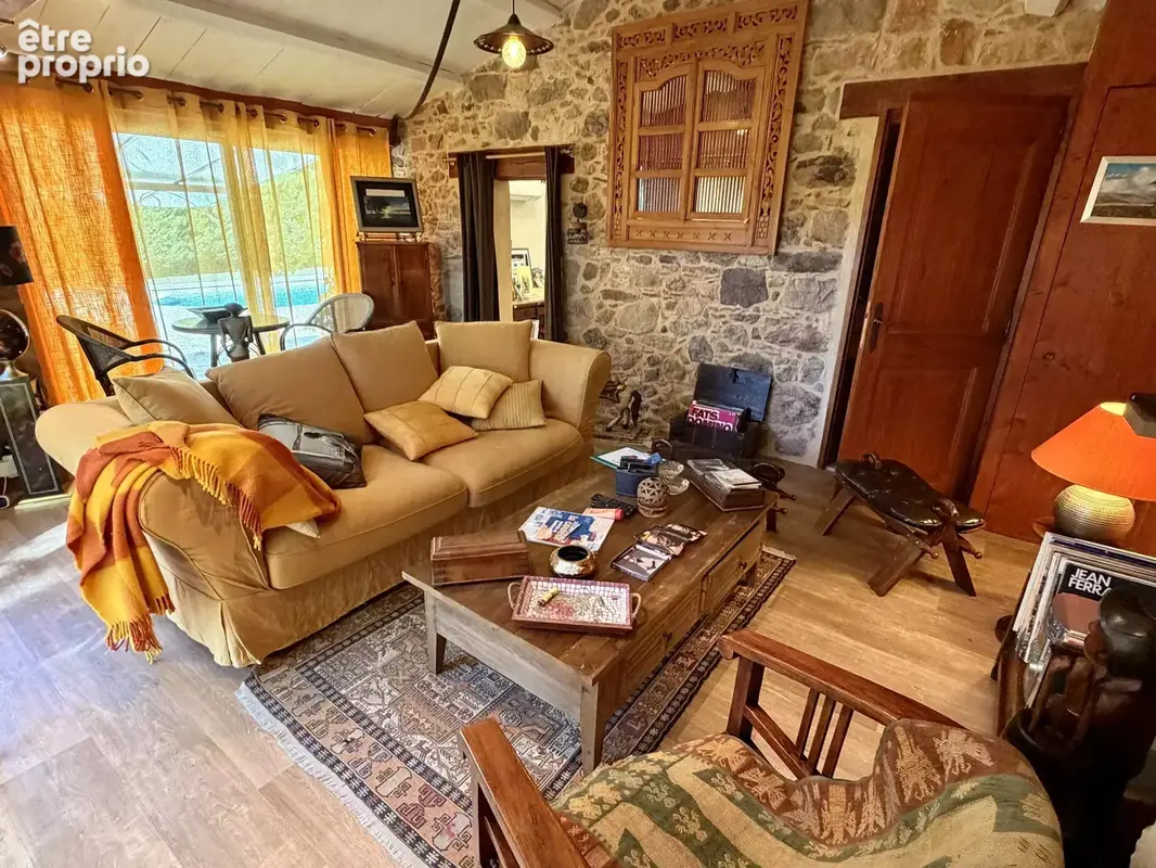 Élégante propriété avec villa principale, mazet en pierres et piscine - photo 58
