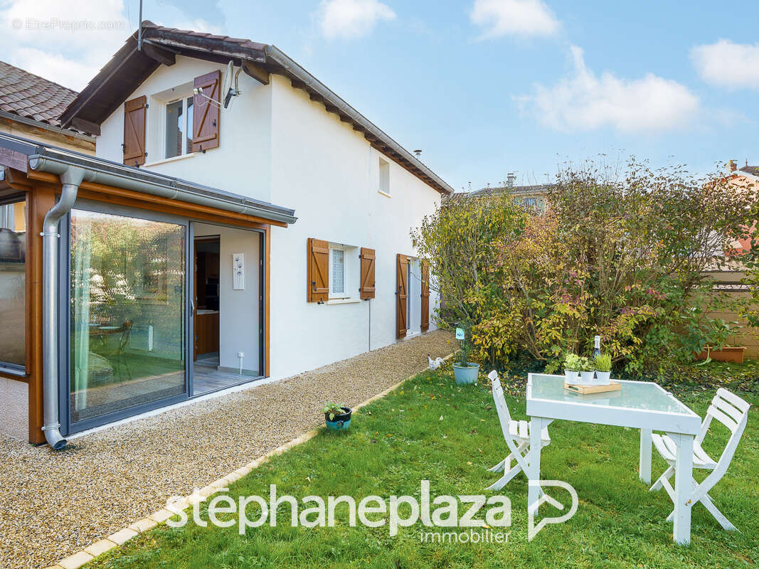 Maison à PONT-DE-VEYLE