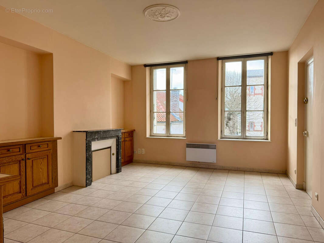 Appartement à SAINTE-SAVINE