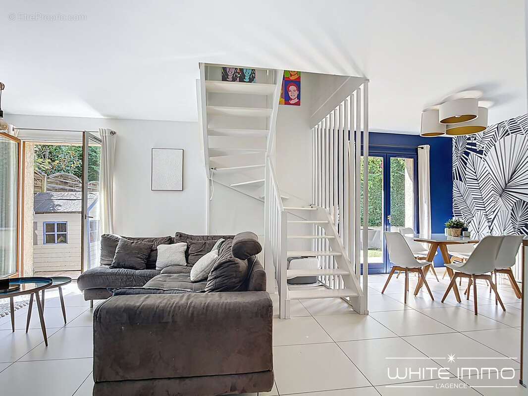 Maison à FRANCHEVILLE