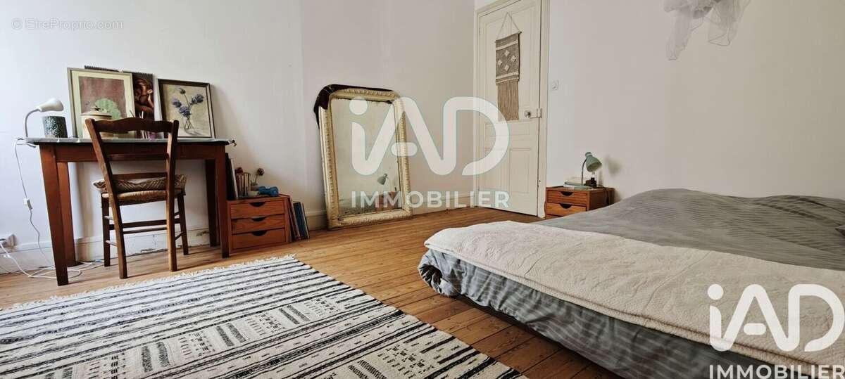 Maison 137 m² à Fontenay-Le-Comte  - photo 8