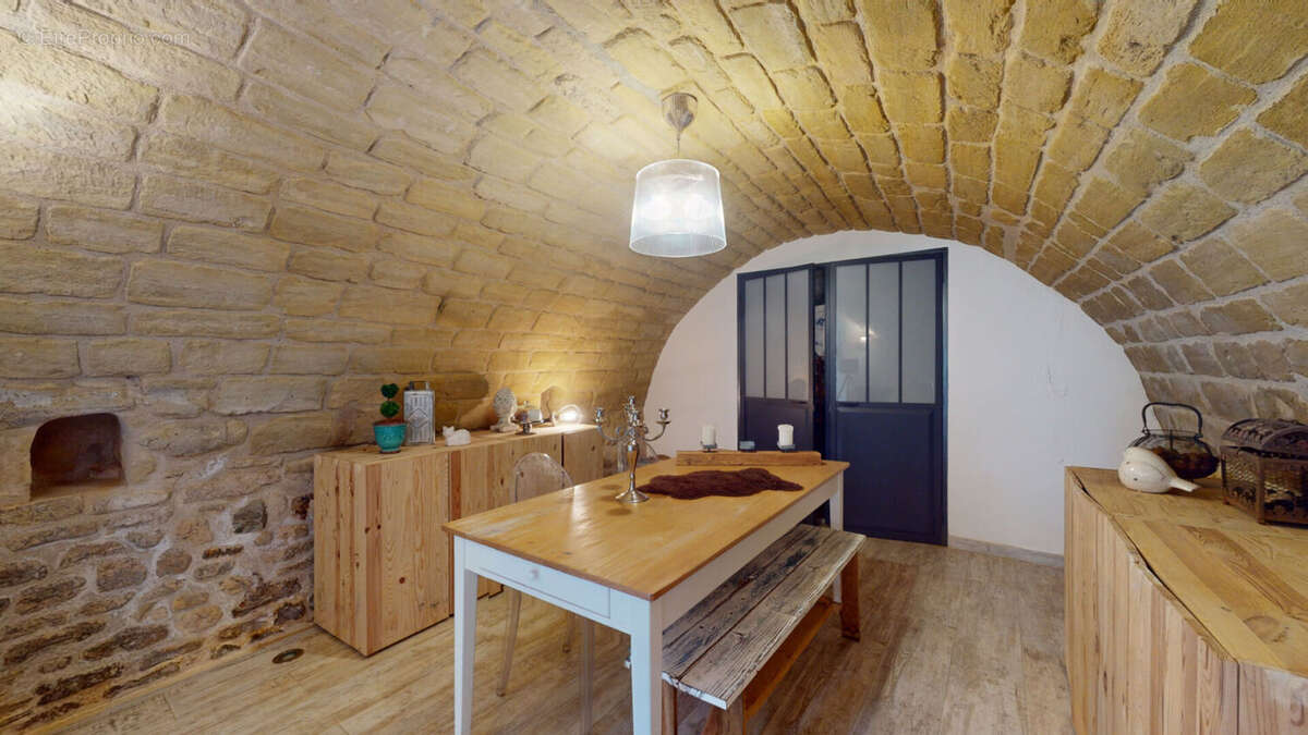 Maison à MEZY-SUR-SEINE