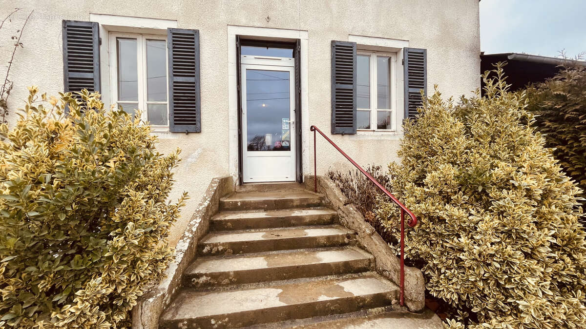 Murs et Fonds commerciaux situés à CUSSY-LES- FORGES   154 600 €. - photo 17