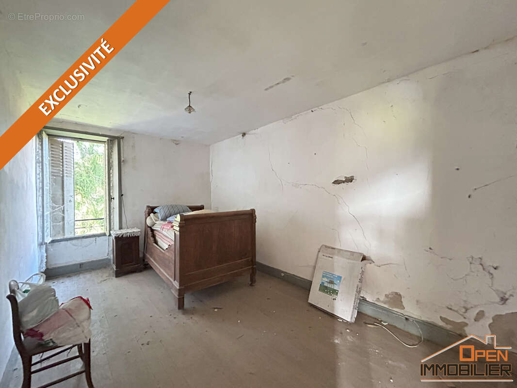 Maison à SAINT-JULIEN-DE-LAMPON