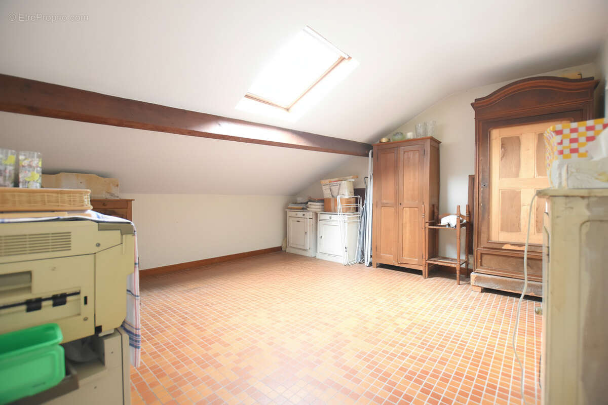 Maison à LES ESSARTS-LE-ROI