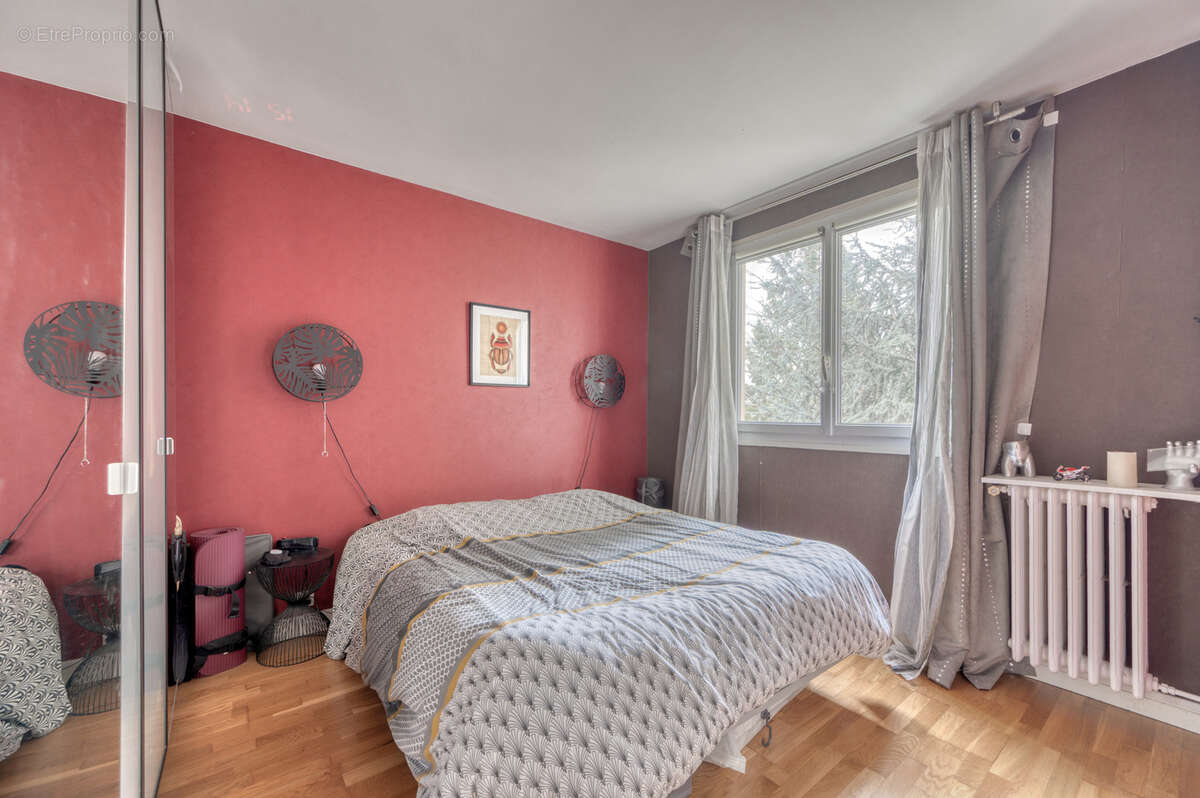 Appartement à LES CLAYES-SOUS-BOIS