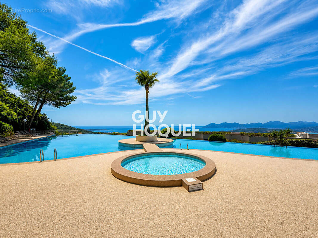 Appartement à MOUGINS