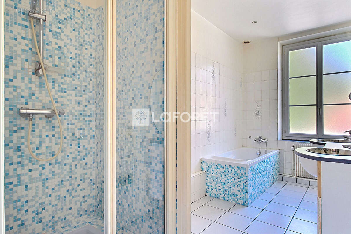 Appartement à NEUVILLE-SUR-SAONE