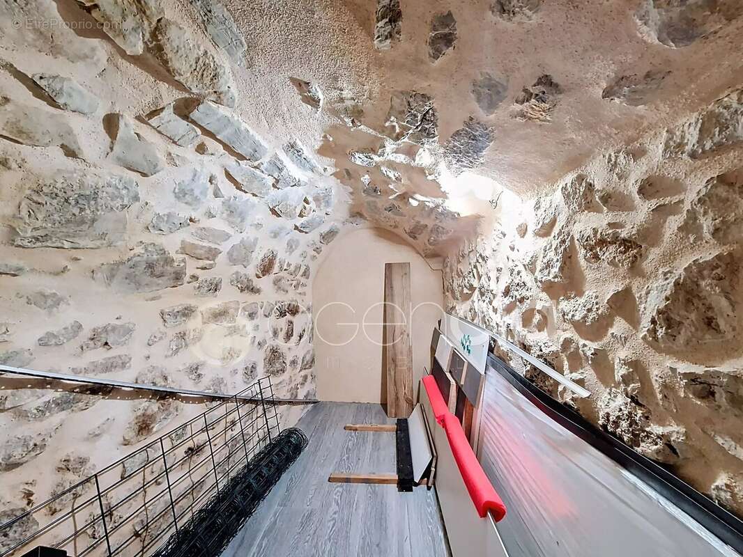 Appartement à SPERACEDES
