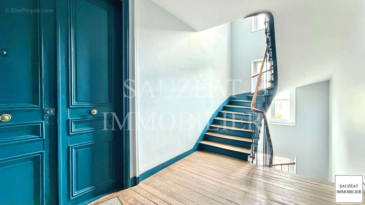 Appartement à MONTROUGE