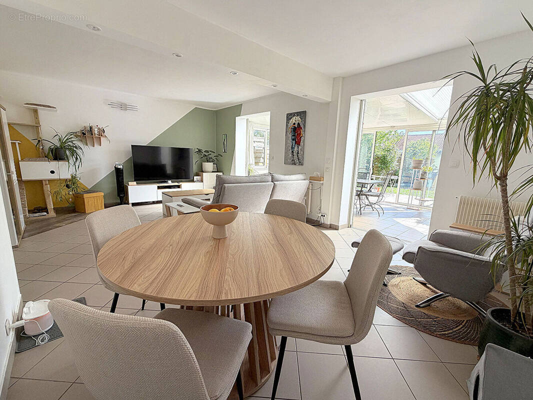 Maison à MONTIGNY-LE-BRETONNEUX