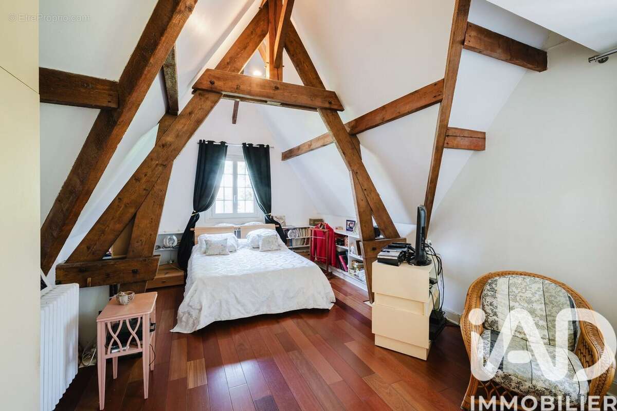 Maison 234 m² à Verrieres-Le-Buisson  - photo 8