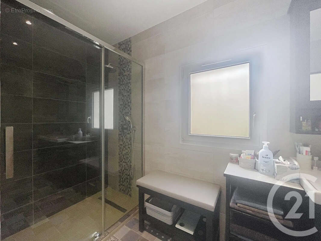 Maison à VARENNES-SUR-SEINE