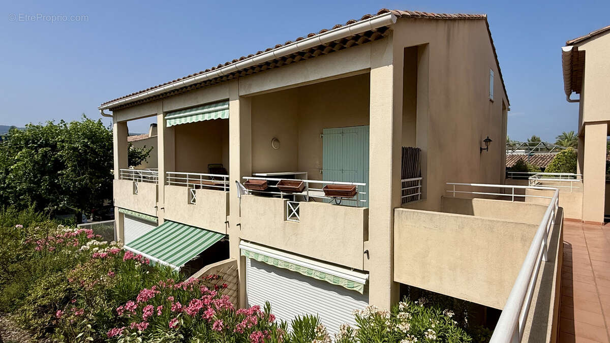 Appartement à SAINT-CYR-SUR-MER