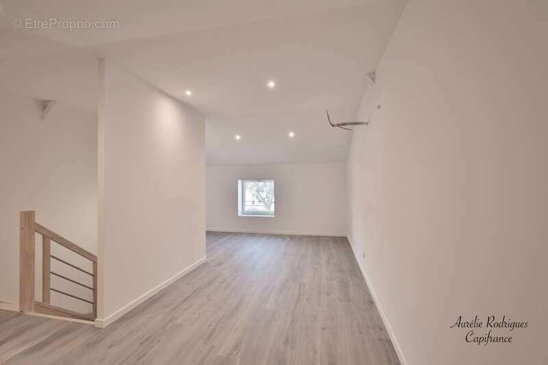 Maison à PONT-DE-VAUX