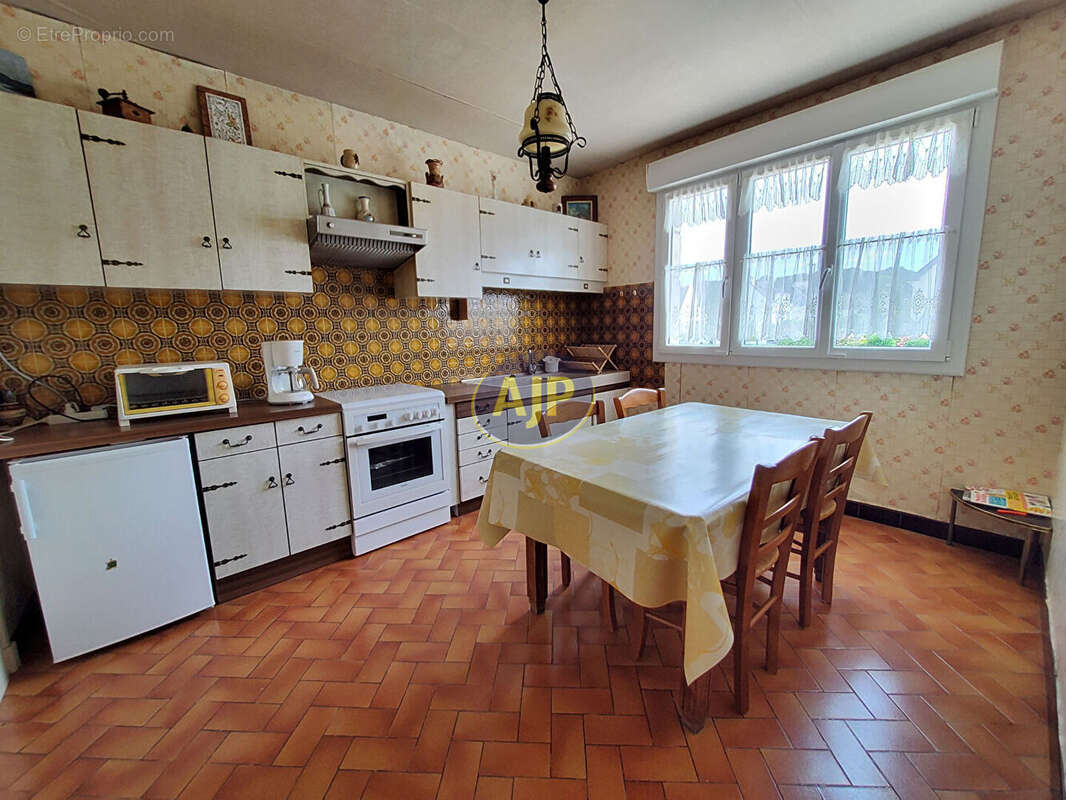 Maison à SAINT-THURIAU