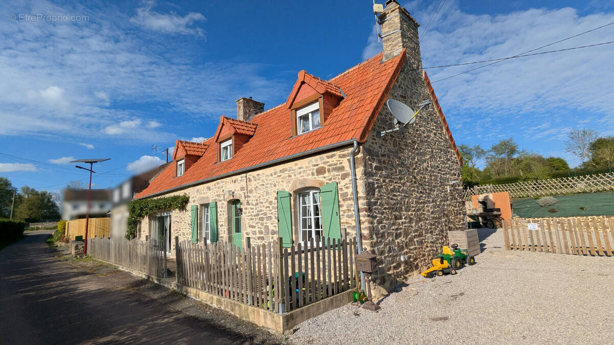 Maison à LESTRE