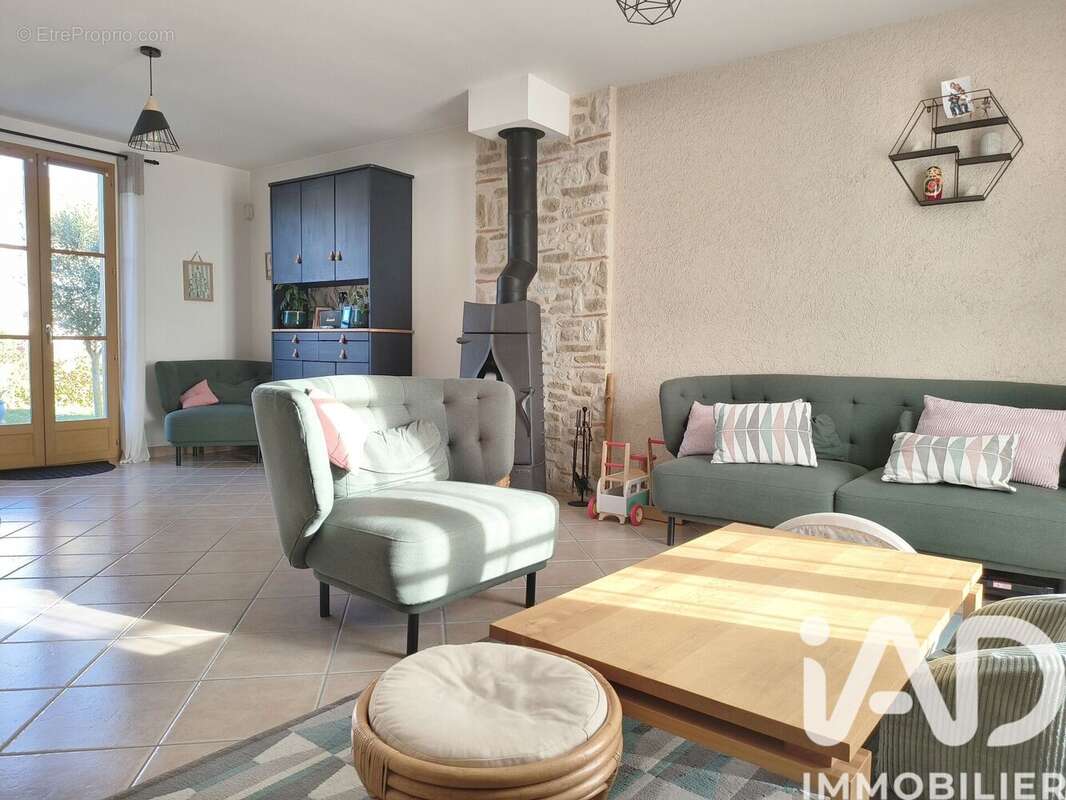 Photo 2 - Maison à ANGERVILLIERS