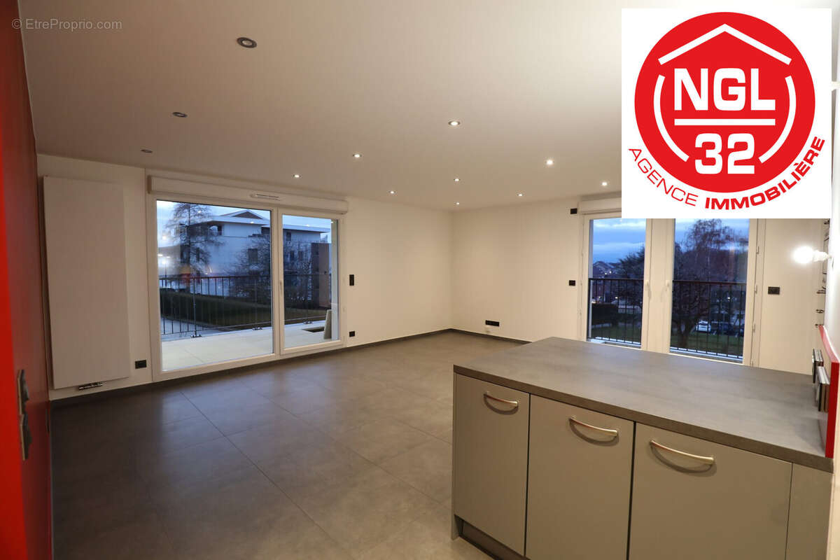 Appartement à CRUSEILLES