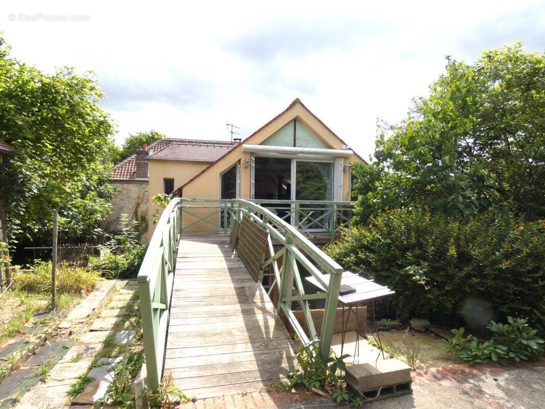 Maison 190 m² à Vaureal  - photo 1
