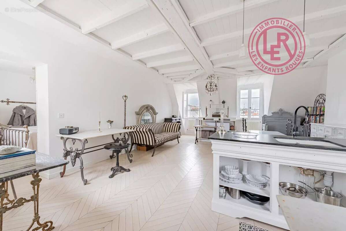 Appartement à PARIS-3E